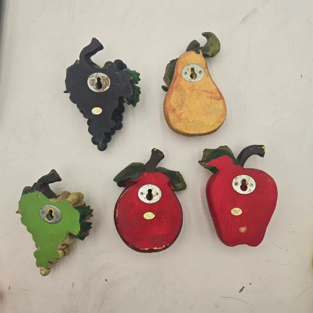 Vintage Resin Fruit Wall Decor Set 5pc Apple Pear Grapes Farmhouse Kitchen Art